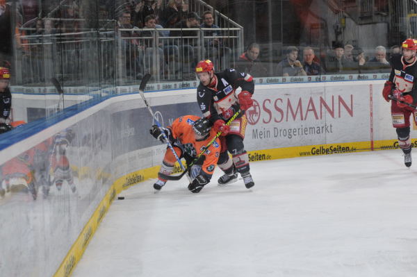 Scorpions190310   089.jpg - (C)KARSTEN REDER